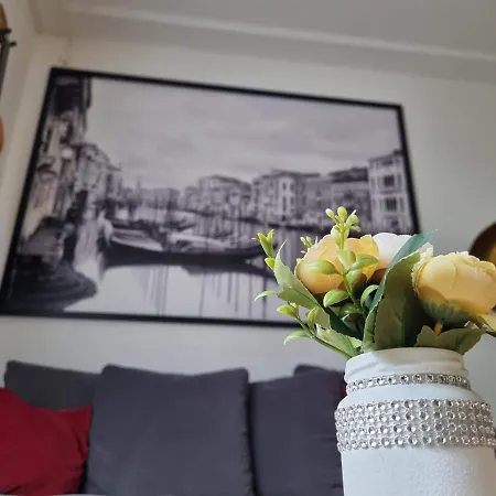 Apartament Flora Apartman *
