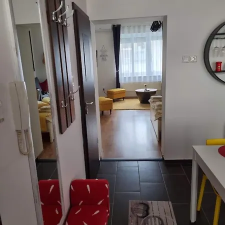 Apartament Flora Apartman *